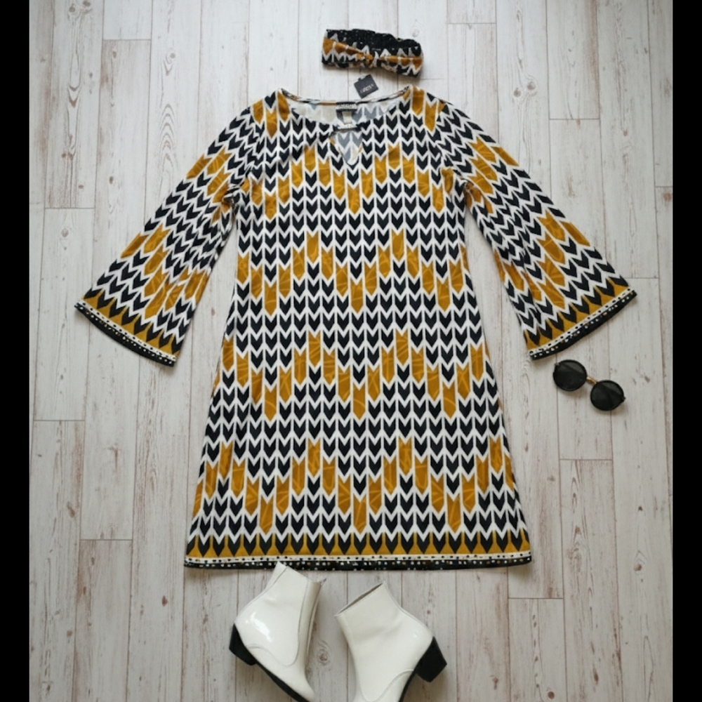 Haani Geometric Print Keyhole Tunic Dress